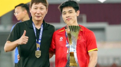 Báo Indonesia ca ngợi chiến tích của HLV Kim Sang Sik