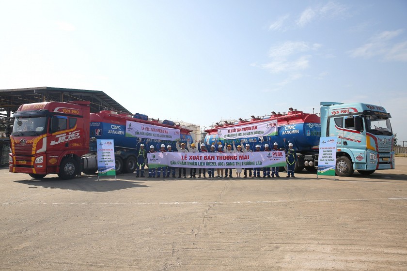 BSR xuất bán sản phẩm dầu DO sang thị trường Lào BSR xuất bán sản phẩm dầu DO sang thị trường Lào