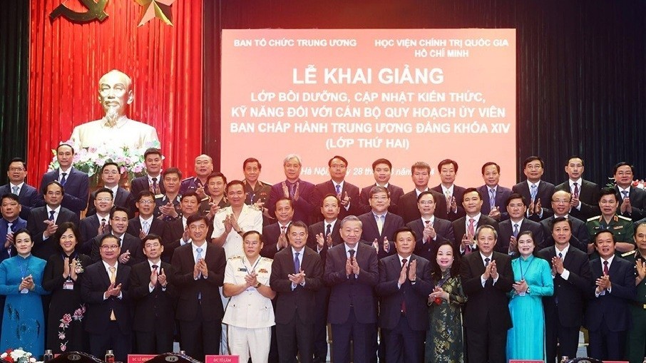 Thực hiện tư tưởng Hồ Chí Minh về “giữ chủ nghĩa cho vững”, vấn đề cốt tử trong xây dựng đội ngũ cán bộ, nhất là cán bộ cấp chiến lược