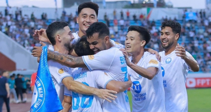 Công an Hà Nội và Thép Xanh Nam Định được đặc cách ở V-League Công an Hà Nội và Thép Xanh Nam Định được đặc cách ở V-League