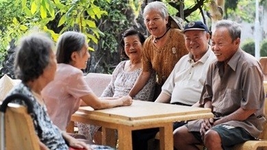 Hình thành và phát triển hệ sinh thái chăm sóc người cao tuổi ở Việt Nam thích ứng với già hóa dân số