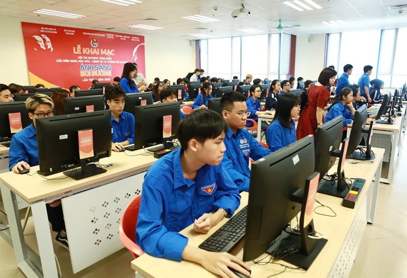 Phát huy vai trò của mạng xã hội trong xây dựng bản lĩnh chính trị cho sinh viên tại các trường đại học hiện nay