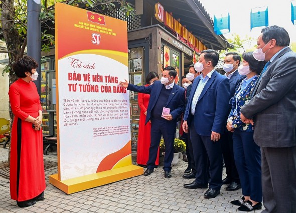 Đổi mới nội dung, phương thức đấu tranh, phản bác quan điểm sai trái, thù địch về Nhà nước pháp quyền xã hội chủ nghĩa Việt Nam trong bối cảnh mới