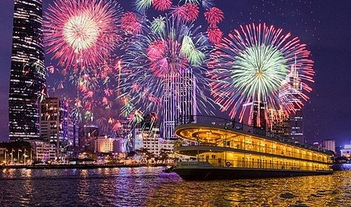 TP. HCM bắn pháo hoa tại 17 điểm dịp Tết Nguyên đán Bính Ngọ