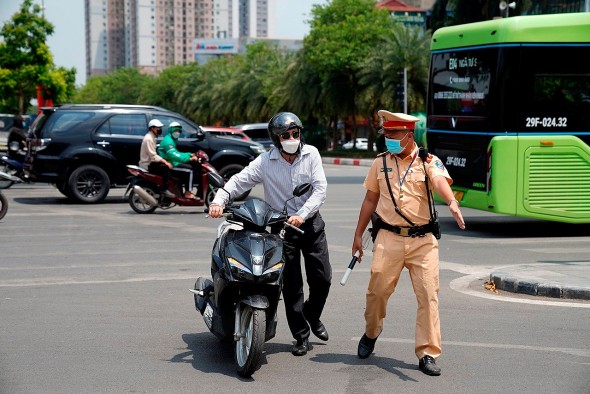 Công bố đường dây nóng để người dân phản ánh cảnh sát giao thông có biểu hiện tiêu cực
