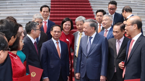 Đổi mới tư duy đối ngoại của Việt Nam thời kỳ đổi mới – Những vấn đề đặt ra hiện nay