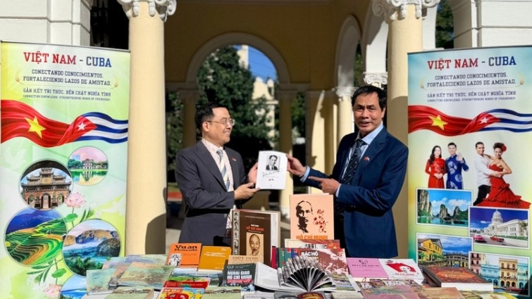 Những ngày sách không thể quên trên đất nước Cuba