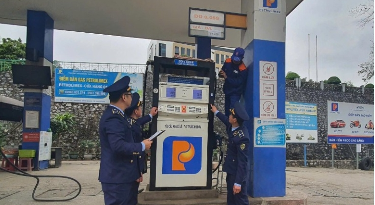 Tăng cường kiểm tra, giám sát hoạt động kinh doanh xăng dầu trong nước Tăng cường kiểm tra, giám sát hoạt động kinh doanh xăng dầu trong nước