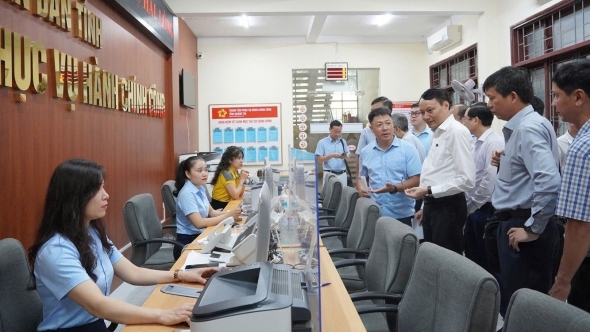 Xây dựng hệ thống tiêu chí đánh giá chất lượng công chức cấp xã trong mô hình chính quyền địa phương hai cấp ở Việt Nam