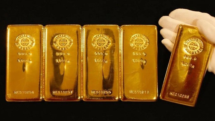 Giá vàng hôm nay 19/3: Ổn định ở mức 183 triệu đồng, thế giới trượt mốc 5.000 USD