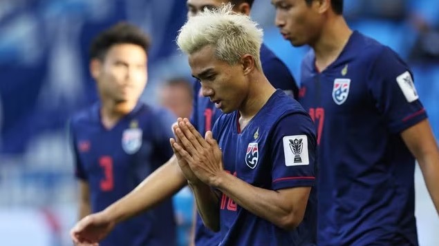 Tuyển Thái Lan đối diện án phạt nặng vì Chanathip