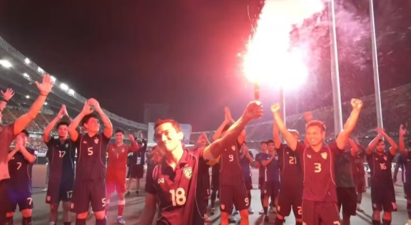 Tuyển Thái Lan đối diện án phạt nặng vì Chanathip