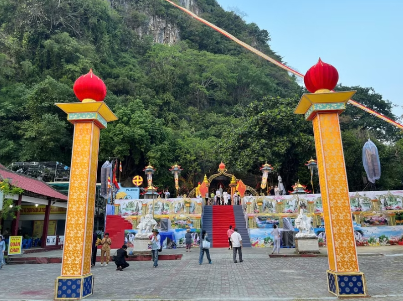 Khai mạc Lễ hội Quán Thế Âm 2026, lan tỏa thông điệp từ bi và hòa bình Khai mạc Lễ hội Quán Thế Âm 2026, lan tỏa thông điệp từ bi và hòa bình