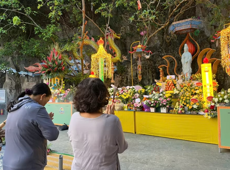 Khai mạc Lễ hội Quán Thế Âm 2026, lan tỏa thông điệp từ bi và hòa bình Khai mạc Lễ hội Quán Thế Âm 2026, lan tỏa thông điệp từ bi và hòa bình