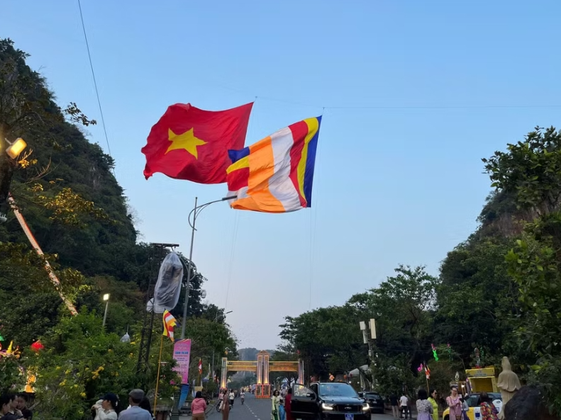 Khai mạc Lễ hội Quán Thế Âm 2026, lan tỏa thông điệp từ bi và hòa bình Khai mạc Lễ hội Quán Thế Âm 2026, lan tỏa thông điệp từ bi và hòa bình