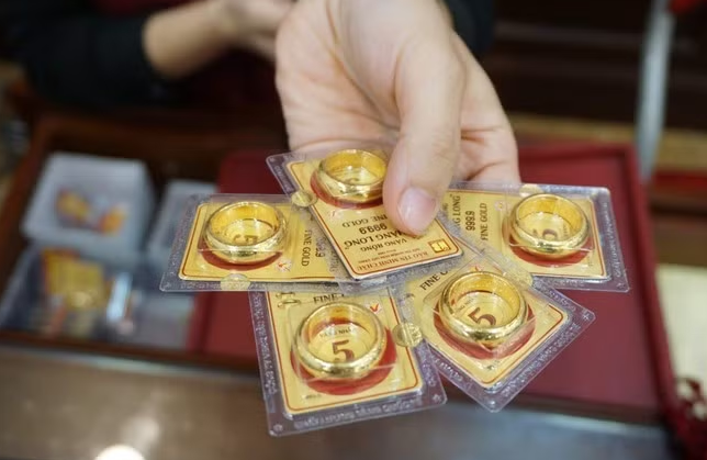Giá vàng ngày 14/4: Trong nước và thế giới đồng loạt giảm