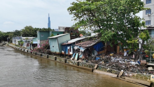 Đẩy nhanh tiến độ triển khai các dự án kè chống sạt lở