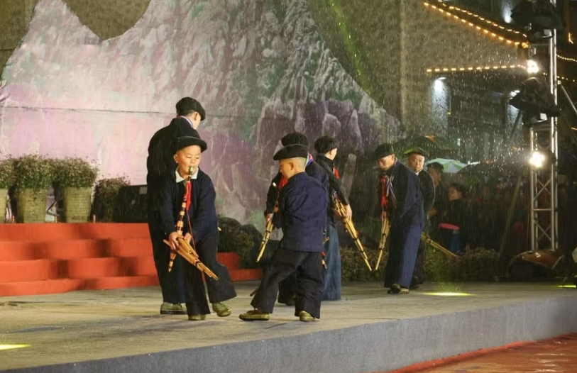 Đến mùa lễ hội khèn H’Mông, Đồng Văn gọi mời du khách