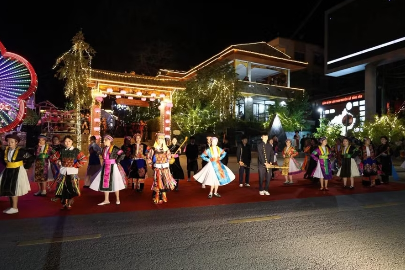 Đến mùa lễ hội khèn H’Mông, Đồng Văn gọi mời du khách