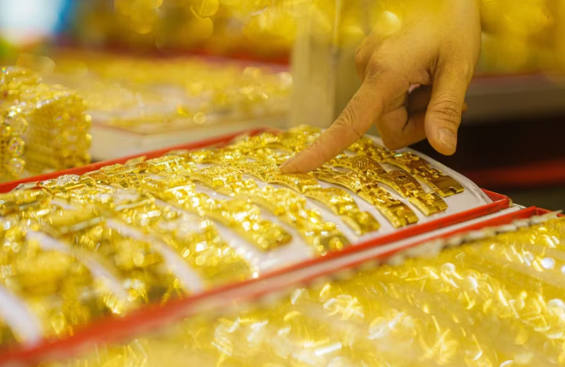 Giá vàng ngày 23/4: Tiếp tục giảm mạnh