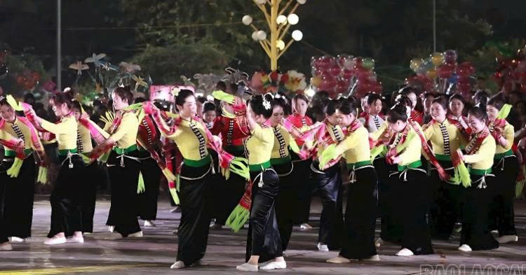 Lào Cai: Khai mạc Hội thi “Lung linh vòng xòe” năm 2026