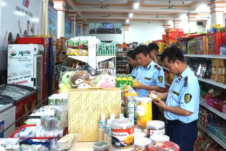 Lào Cai: Chủ động bình ổn thị trường, giữ đà tăng trưởng