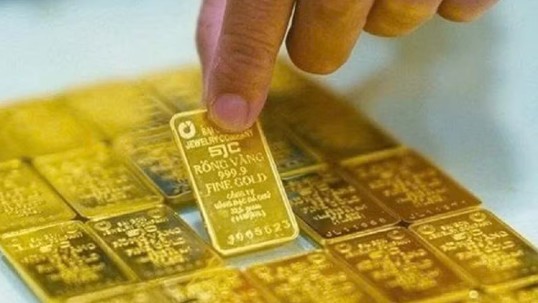 Giá vàng ngày 13/5: Trong nước và thế giới đảo chiều