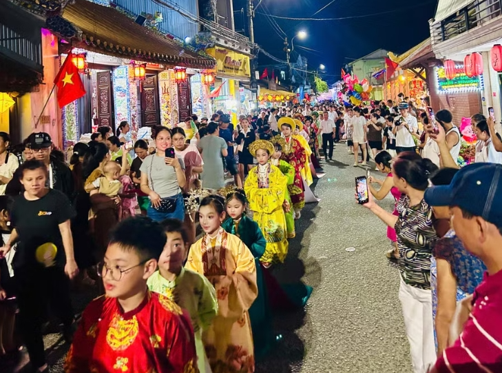 Huế thử nghiệm phố đi bộ