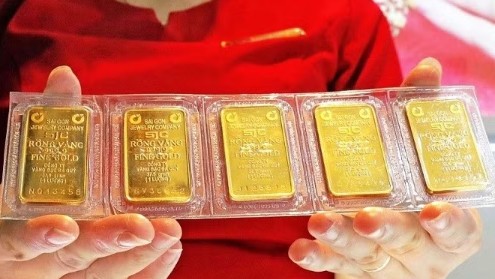 Giá vàng ngày 17/6: Tiếp tục tăng mạnh