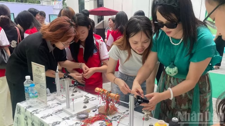Tết Đoan Ngọ: Điểm gặp gỡ của những giá trị văn hóa tương đồng Tết Đoan Ngọ: Điểm gặp gỡ của những giá trị văn hóa tương đồng