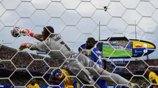 Thủ môn 15 lần cứu thua, Curacao giành điểm số lịch sử World Cup