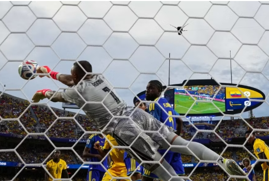 Thủ môn 15 lần cứu thua, Curacao giành điểm số lịch sử World Cup Thủ môn 15 lần cứu thua, Curacao giành điểm số lịch sử World Cup