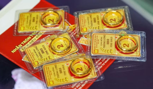 Giá vàng ngày 26/6: Trong nước và thế giới đảo chiều