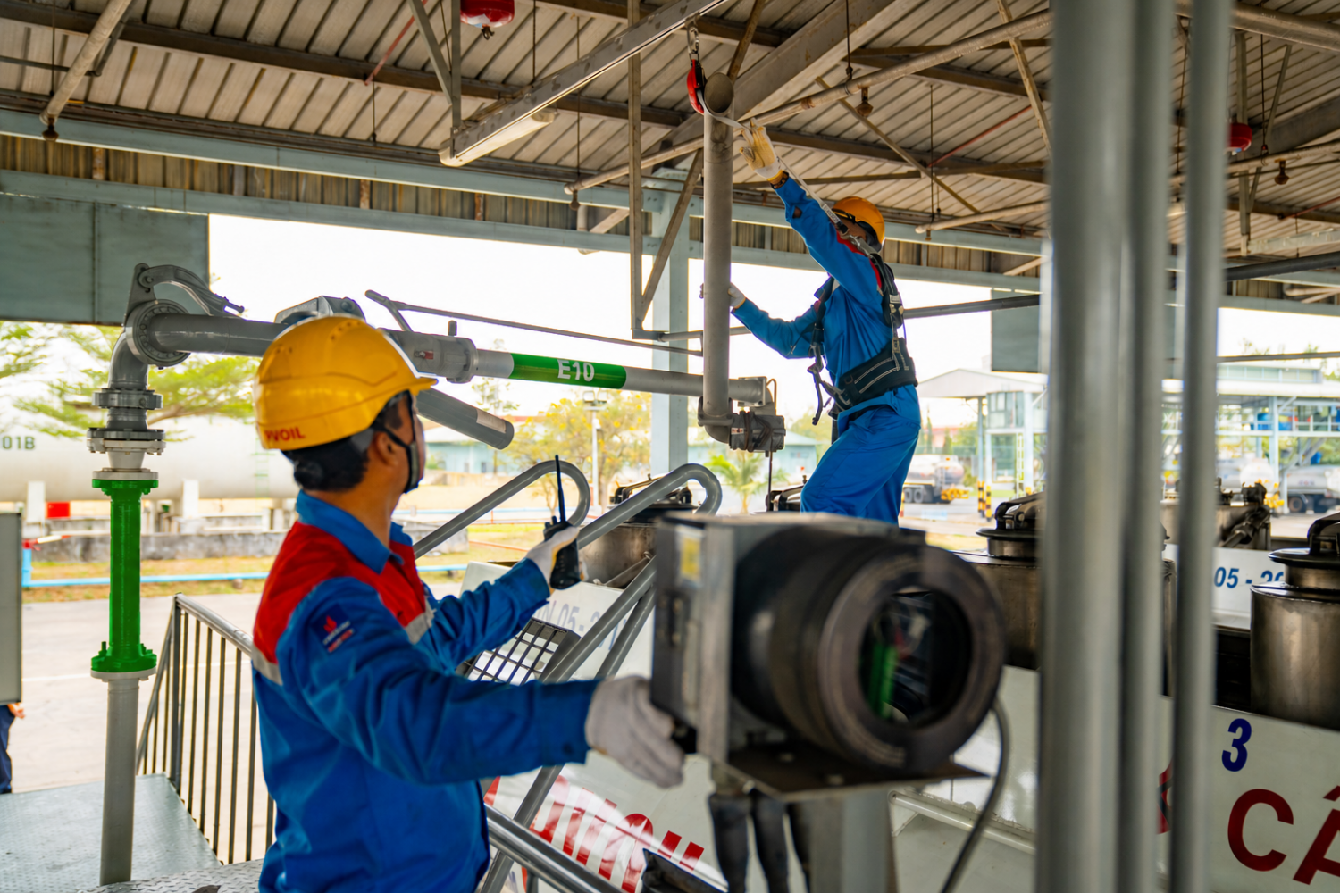 Xăng E10 tăng tốc phủ sóng toàn quốc: Thêm 6 doanh nghiệp tham gia pha chế, nguồn cung tiếp tục được củng cố