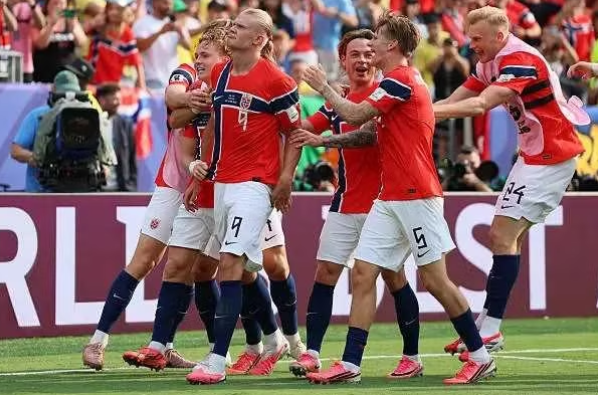 Haaland lập cú đúp, Brazil ôm hận trước Na Uy Haaland lập cú đúp, Brazil ôm hận trước Na Uy