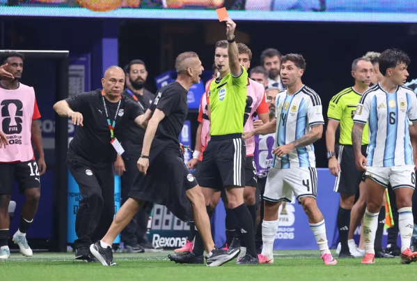Argentina ngược dòng khó tin thắng Ai Cập