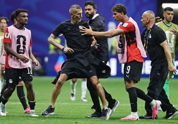 Argentina ngược dòng khó tin thắng Ai Cập