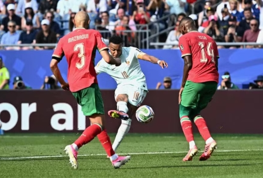 Sự trùng hợp khó tin giữa Mbappe và Messi tại World Cup