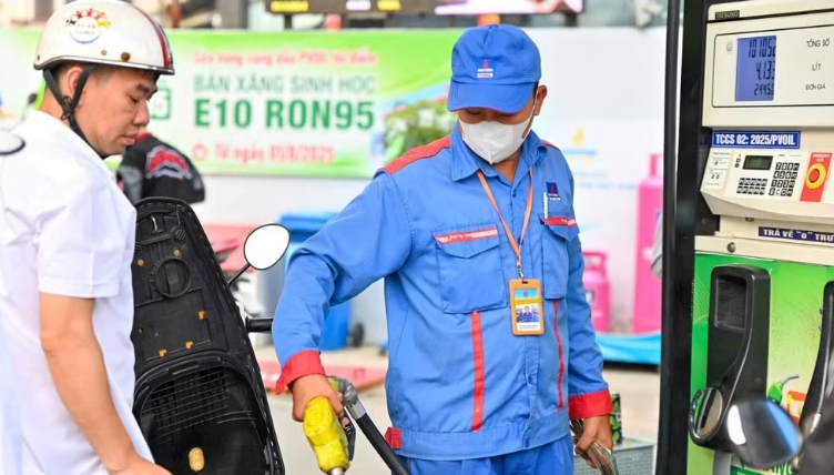 Xăng E10 tỏ rõ ưu việt về môi trường Xăng E10 tỏ rõ ưu việt về môi trường