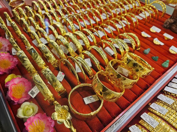 Giá vàng ngày 17/7: Đồng loạt giảm