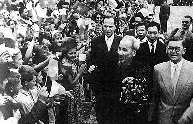 Vận dụng tư tưởng Hồ Chí Minh về đoàn kết quốc tế, giữ vững hòa bình, ổn định và phát triển trong bối cảnh hiện nay