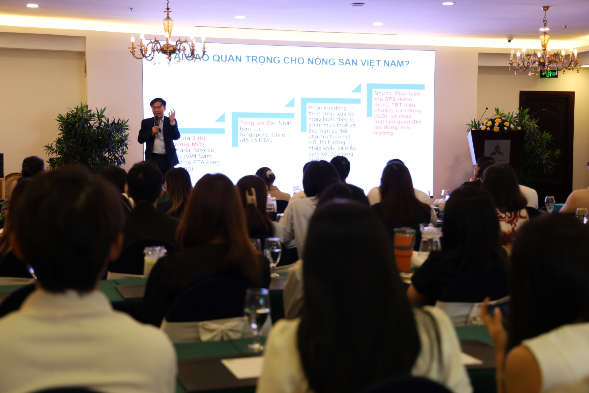 Khơi thông nguồn lực đầu tư, tạo động lực tăng trưởng mới cho TP.HCM