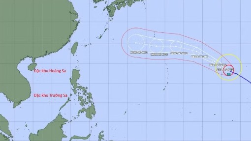 Siêu bão DOLPHIN tiếp tục mạnh thêm, di chuyển hướng về Trung Quốc