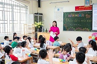Đô thị hóa và áp lực đối với mạng lưới trường tiểu học công lập ở thành phố Hà Nội trong bối cảnh vận hành chính quyền địa phương hai cấp