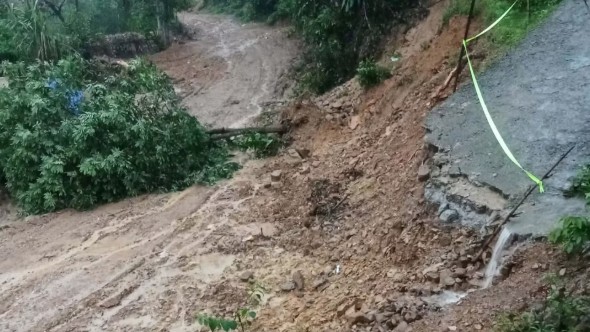 Mưa lớn gây ngập cục bộ, chia cắt một số khu vực tại Nghệ An, Hà Tĩnh