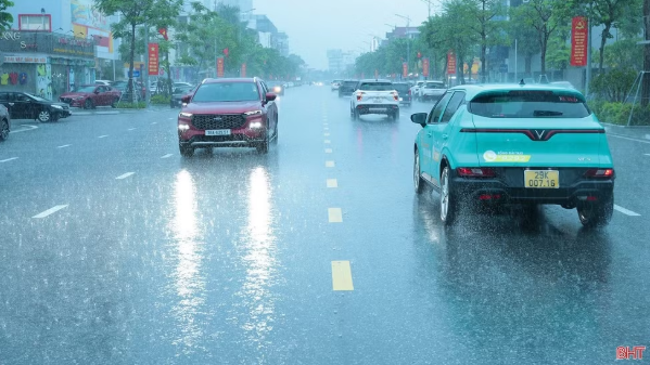 Mưa lớn gây ngập cục bộ, chia cắt một số khu vực tại Nghệ An, Hà Tĩnh