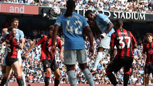 VAR công nhận bàn phút 90+1, Man City thoát hiểm ngoạn mục