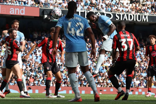 VAR công nhận bàn phút 90+1, Man City thoát hiểm ngoạn mục