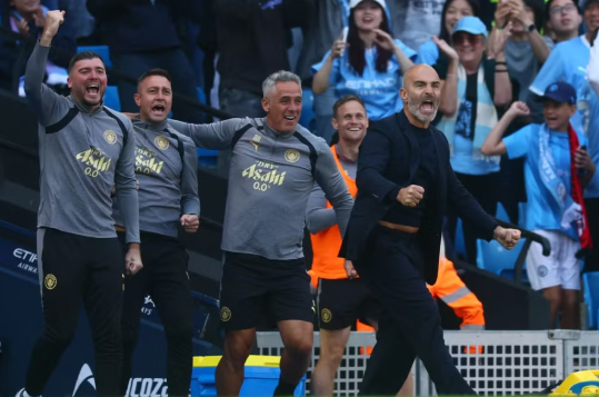 VAR công nhận bàn phút 90+1, Man City thoát hiểm ngoạn mục