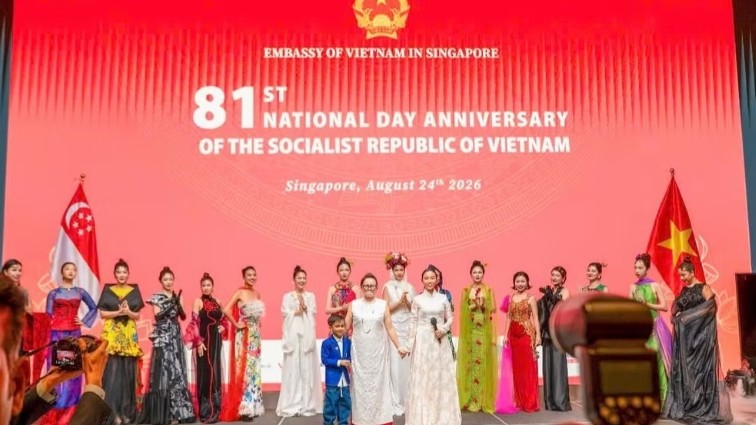 Áo dài Việt Nam kết nối văn hóa Việt Nam-Singapore